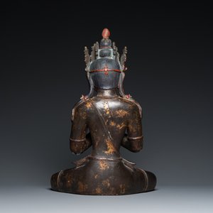 A large Sino-Tibetan gilt-lacquered bronze Budddha, 19/20th C. — 照片 3