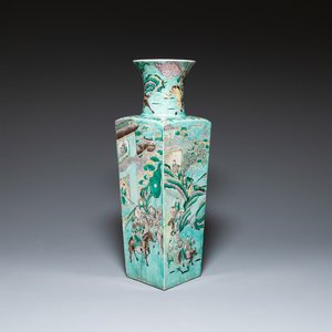 A large square Chinese verte biscuit 'Romance of the Three Kingdoms' vase, 19th C. — 照片 1