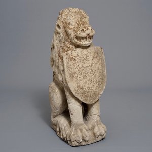 A large stone model of a lion with shield, probably Flemish, 17th C. — 照片 1