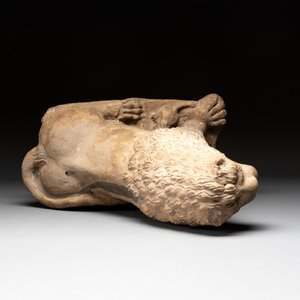A large terracotta model of a lion with cub, Portugal or Spain, 16/17th C. — photo 6