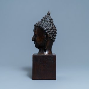 A large Thai bronze Buddha head, 18/19th C. — photo 4