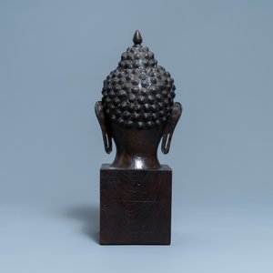 A large Thai bronze Buddha head, 18/19th C. — photo 5