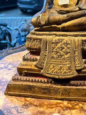 A large Thai gilt-lacquered bronze Buddha, 19th C. — 照片 4