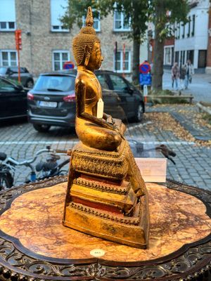 A large Thai gilt-lacquered bronze Buddha, 19th C. — 照片 6