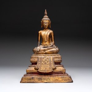 A large Thai gilt-lacquered bronze Buddha, 19th C. — 照片 1