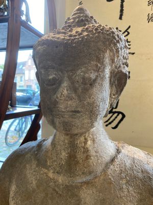A large Thai stucco sculpture of Buddha Shakyamuni, Haripunchai region, 13th C. — photo 3