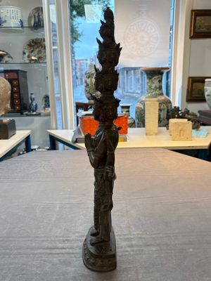 A large Tibetan copper alloy Avalokiteshvara, 17/18th C. — 照片 2