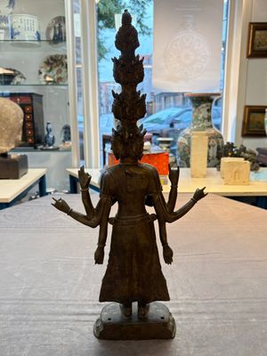 A large Tibetan copper alloy Avalokiteshvara, 17/18th C. — 照片 3