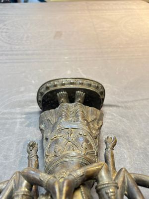 A large Tibetan copper alloy Avalokiteshvara, 17/18th C. — 照片 10