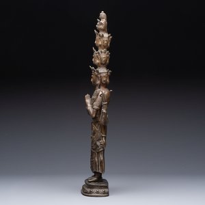 A large Tibetan copper alloy Avalokiteshvara, 17/18th C. — 照片 2