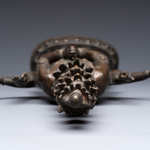 A large Tibetan copper alloy Avalokiteshvara, 17/18th C. — 照片 6