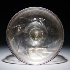 A large Venetian footed glass bowl with applied blue bands, Italy, 15/16th C. — 照片 5