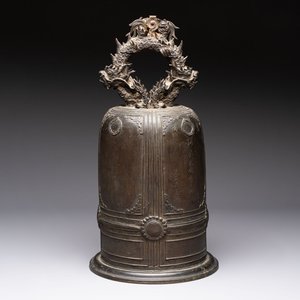 A large Vietnamese bronze 'Dragon' bell, signed Nguyễn Ngọc Nghĩa 阮玉義, 19th C. — photo 1