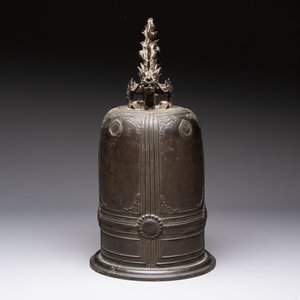 A large Vietnamese bronze 'Dragon' bell, signed Nguyễn Ngọc Nghĩa 阮玉義, 19th C. — photo 2