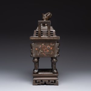 A large Vietnamese copper- and silver-inlaid rectangular 'Buddhist lion' censer and cover on stand, 19th C. — photo 5