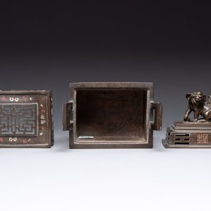 A large Vietnamese copper- and silver-inlaid rectangular 'Buddhist lion' censer and cover on stand, 19th C. — photo 6