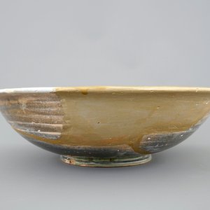 A large white Dutch Delft bowl with kintsugi style repair, 17th C. — photo 4