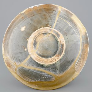 A large white Dutch Delft bowl with kintsugi style repair, 17th C. — photo 7