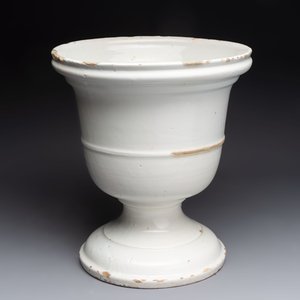 A large white Dutch Delft garden vase, late 17th/early 18th C. — 照片 4