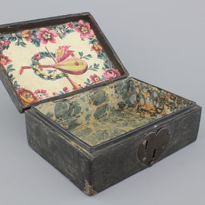 A leather documents chest with a heart-shaped lock, 17/18th C. — photo 2