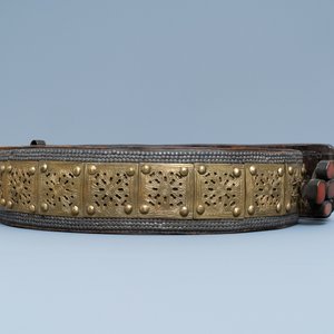 A leather marriage belt with carnelian and brass plaques, Balkan region, 18/19th C. — 照片 4