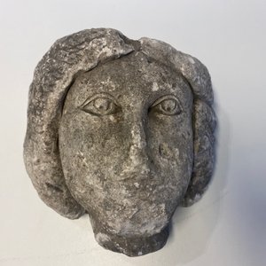 A limestone head of a woman, 16th C. — 照片 3