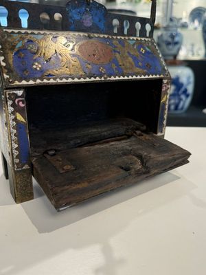 A Limoges champlevé enamel reliquary casket depicting the murder of Thomas Becket, France — photo 15