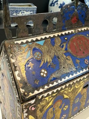 A Limoges champlevé enamel reliquary casket depicting the murder of Thomas Becket, France — photo 6