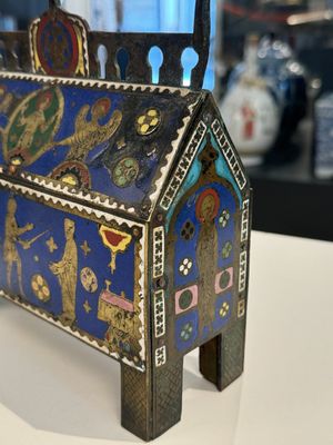 A Limoges champlevé enamel reliquary casket depicting the murder of Thomas Becket, France — photo 7