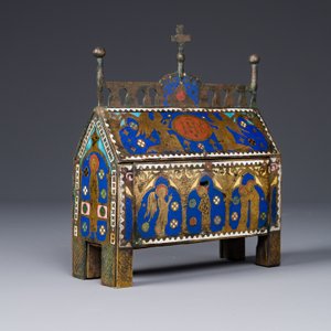 A Limoges champlevé enamel reliquary casket depicting the murder of Thomas Becket, France — photo 3