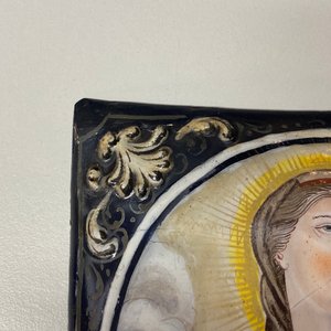 A Limoges enamel plaque depicting the Virgin and inscribed 'Mater Dei', France, 1st half 18th C. — 照片 4
