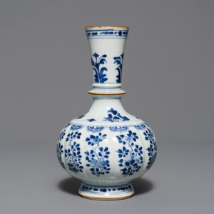 A lobed Chinese blue and white Islamic market huqqa base, Kangxi — photo 3