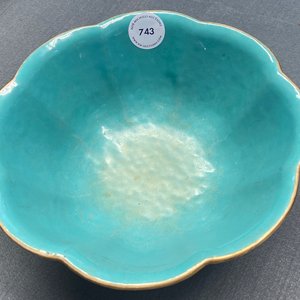 A lobed Chinese famille rose bowl, Tongzhi mark and of the period — photo 14