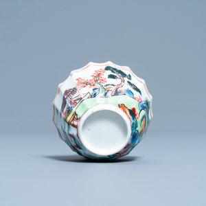 A lobed Chinese famille rose cup and saucer, Yongzheng — 照片 9