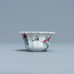 A lobed Chinese famille rose 'rooster' cup and saucer, Yongzheng — photo 7