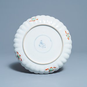 A lobed Chinese famille verte dish with a boy, Kangxi — 照片 2