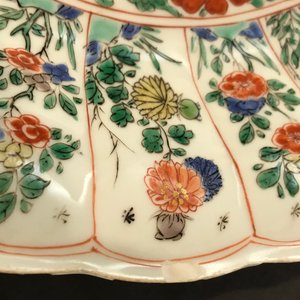 A lobed Chinese famille verte dish with a tiger, Kangxi — photo 4