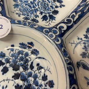 A lobed Dutch Delft blue and white spice dish with birds, late 17th C. — 照片 6