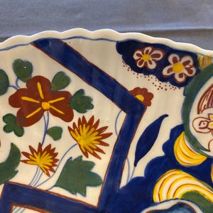 A lobed oval polychrome Dutch Delft 'lightning' dish, early 18th C. — photo 3