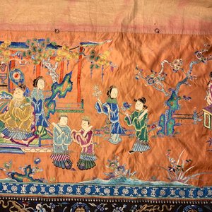 A long rectangular Chinese embroidered silk altar cloth, 19/20th C. — 照片 13
