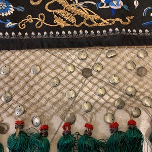 A long rectangular Chinese embroidered silk altar cloth, 19/20th C. — 照片 22
