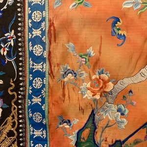 A long rectangular Chinese embroidered silk altar cloth, 19/20th C. — 照片 8