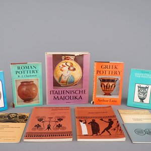 A lot of 10 publications on Italian, Greek and Persian pottery — photo 1