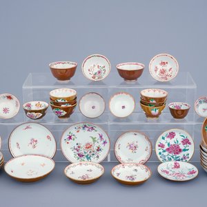 A lot of 16 Chinese famille rose on capucin ground cups and 21 saucers, Qianlong, 18th C. — photo 1