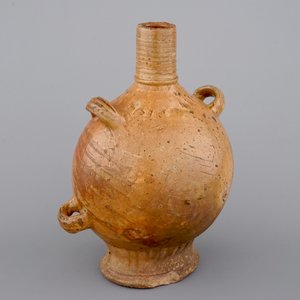 A lot of 3 saltglazed stoneware jugs incl. a Raeren pilgrim's flask or gourd, 17th and 19th C. — photo 16