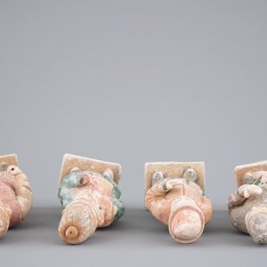 A lot of 4 Chinese pottery funerary figures, Ming Dynasty — foto 5