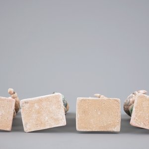 A lot of 4 Chinese pottery funerary figures, Ming Dynasty — foto 6