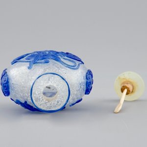 A lot of 4 Chinese snuff bottles in glass and jade, 18/20th C. — 照片 24