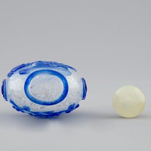 A lot of 4 Chinese snuff bottles in glass and jade, 18/20th C. — 照片 25