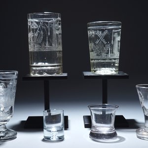 A lot of 6 engraved masonic subject glasses, freemasonry, 20th C. — photo 4